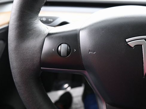 Used 2023 Tesla Model Y Long Range image 20