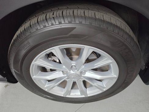 Used 2025 Honda CR-V EX-L image 9