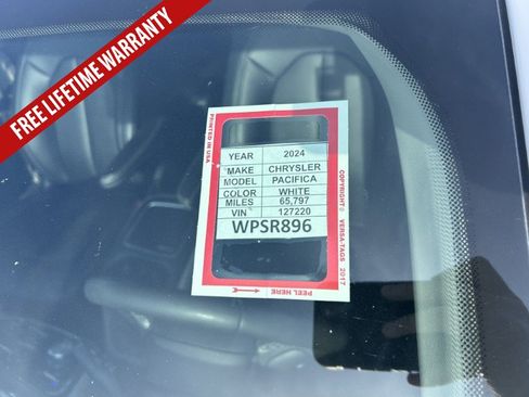 Used 2024 Chrysler Pacifica Limited FWD image 27