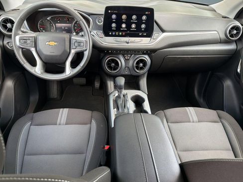 Certified 2025 Chevrolet Blazer LT FWD image 16