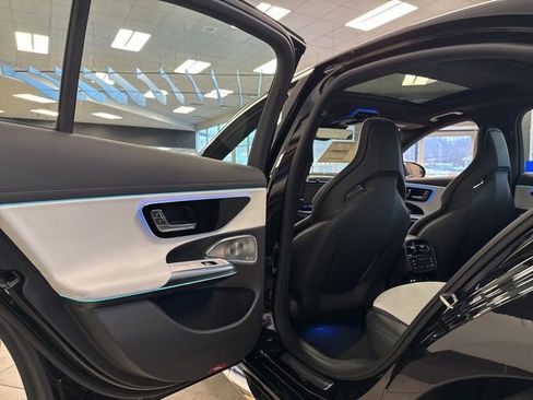 New 2026 Mercedes-Benz E 53 AMG e 4MATIC Sedan image 23