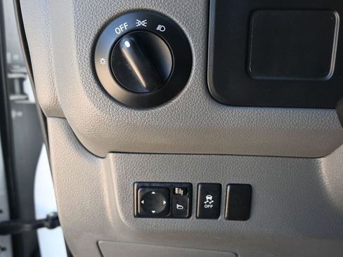 Used 2020 Nissan NV 2500 S image 26
