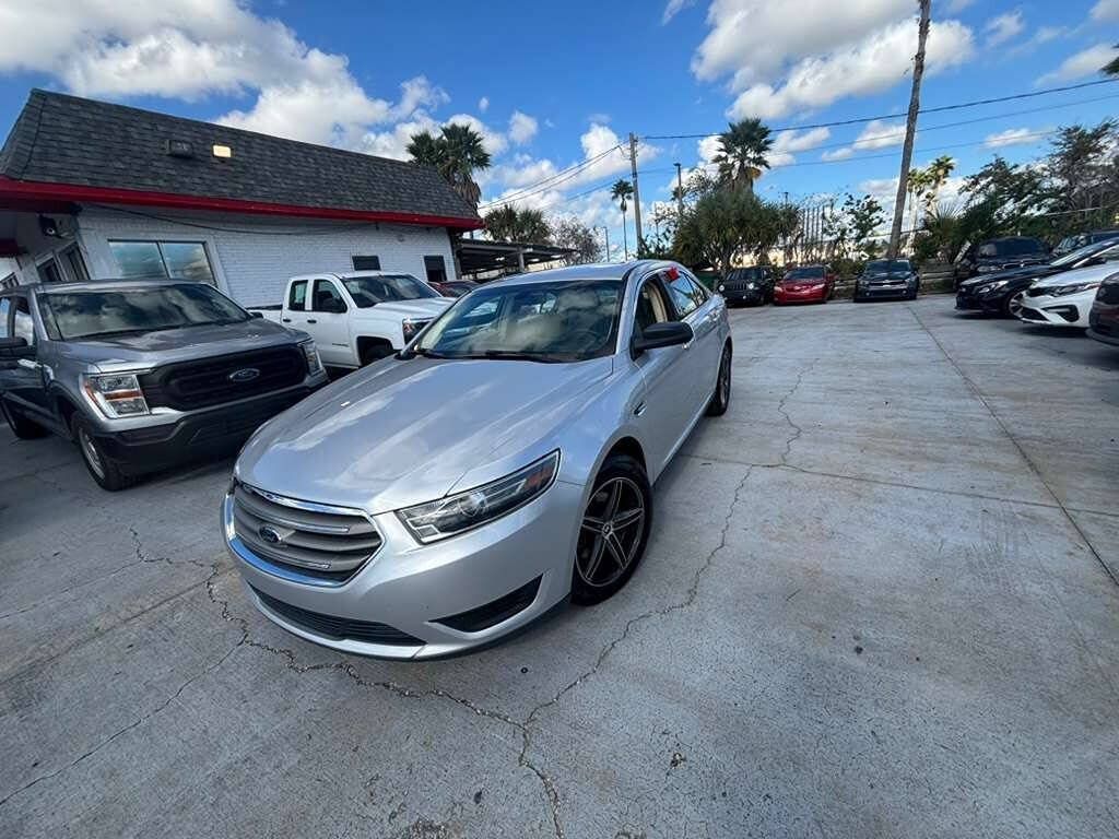 Used 2017 Ford Taurus SE FWD image 15