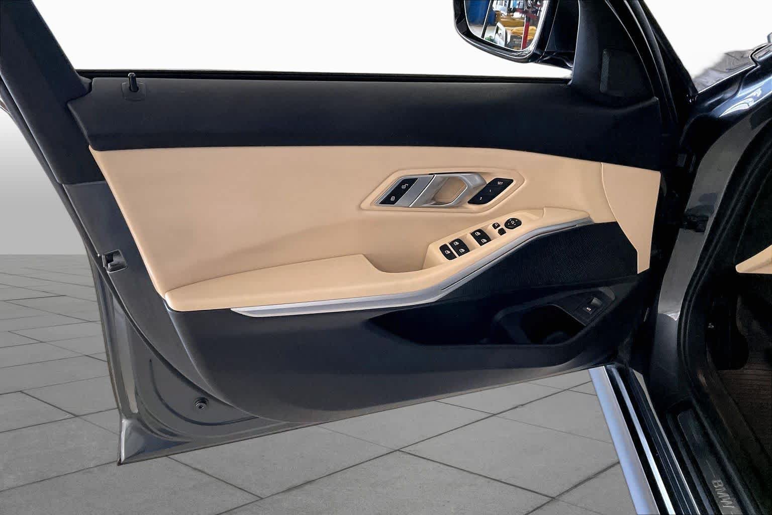 Used 2022 BMW 330i Sedan w/ Convenience Package RWD image 20
