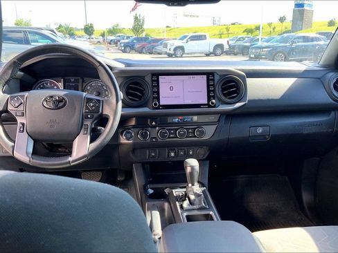 Used 2023 Toyota Tacoma TRD Off-Road w/ Black Out Package (TMS) AWD/4WD image 9
