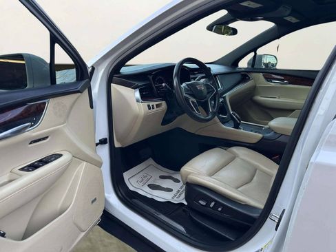 Used 2017 Cadillac XT5 Premium Luxury w/ Driver Assist Package FWD image 15