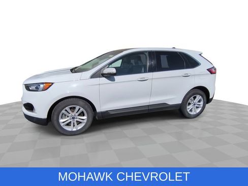 Used 2020 Ford Edge SEL w/ Cold Weather Package image 4