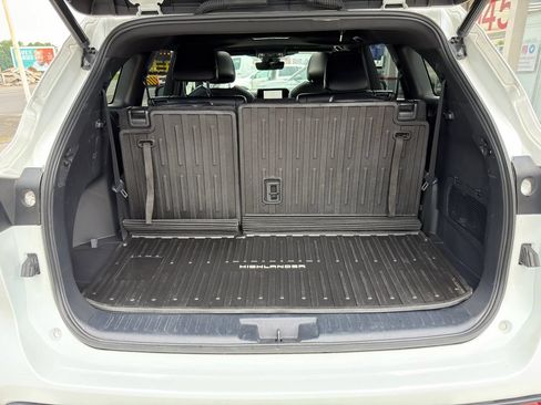 Used 2023 Toyota Highlander XSE AWD/4WD image 35