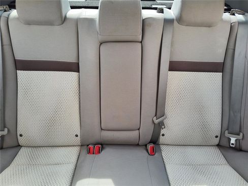 Used 2014 Toyota Camry LE image 25