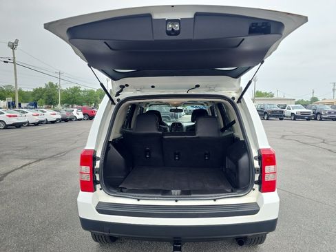 Used 2015 Jeep Patriot High Altitude AWD/4WD image 10