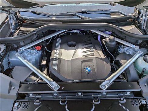 Used 2026 BMW X5 sDrive40i w/ M Sport Package RWD image 18