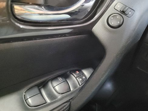 Used 2020 Nissan Rogue S w/ Special Edition Package FWD image 27