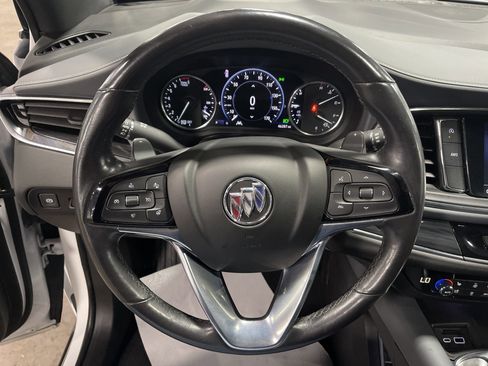 Used 2024 Buick Enclave Premium image 18