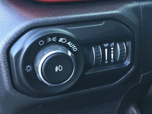 Used 2021 Jeep Wrangler Unlimited Rubicon AWD/4WD image 12