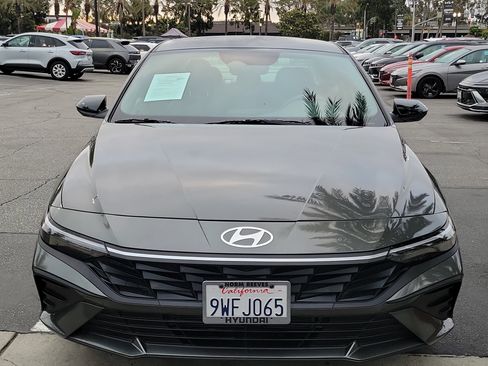 Used 2025 Hyundai Elantra SEL FWD image 8