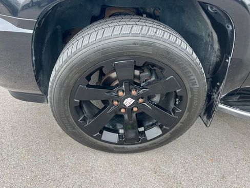 Used 2011 Cadillac Escalade ESV Luxury AWD/4WD image 12