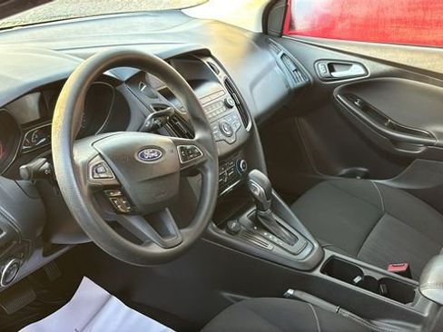 Used 2018 Ford Focus SE FWD image 21