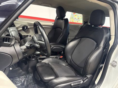 Used 2017 MINI Cooper 2-Door Hardtop image 63