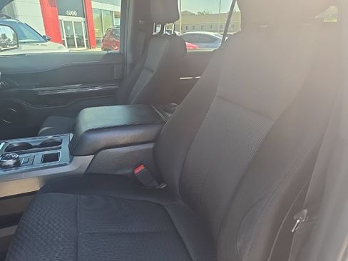 Used 2020 Ford Expedition XLT RWD image 9