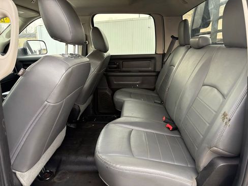 Used 2018 RAM 2500 Tradesman w/ Chrome Appearance Group image 12