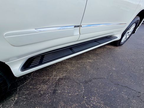 Used 2019 Lexus GX 460 Premium w/ Premium Package image 24