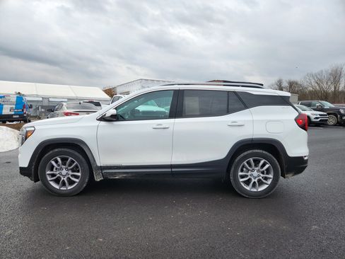 Used 2023 GMC Terrain SLT w/ Infotainment Package II image 17
