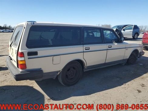 Used 1989 Volvo 240 DL image 3