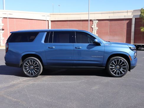 New 2026 Chevrolet Suburban High Country image 38