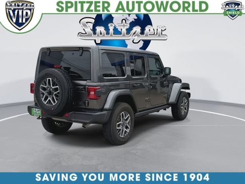 Used 2025 Jeep Wrangler Unlimited Sahara AWD/4WD image 9