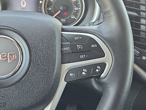 Used 2014 Jeep Cherokee Limited w/ Technology Group image 24