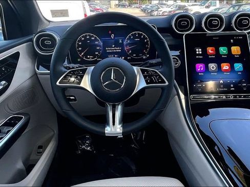 Used 2026 Mercedes-Benz GLC 300 4MATIC image 4