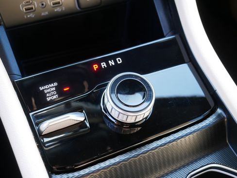 Used 2024 Jeep Grand Cherokee Limited image 24