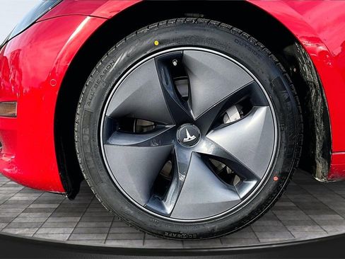 Used 2018 Tesla Model 3 Long Range image 9