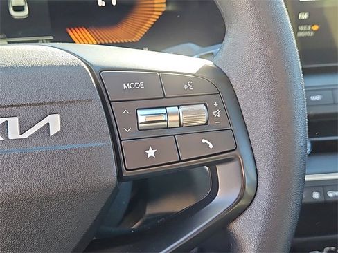 Certified 2025 Kia K4 LXS image 21