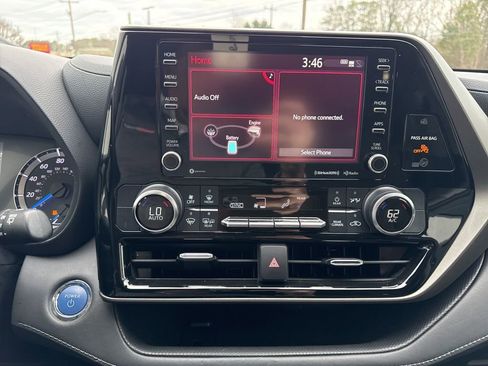 Used 2022 Toyota Highlander LE image 13