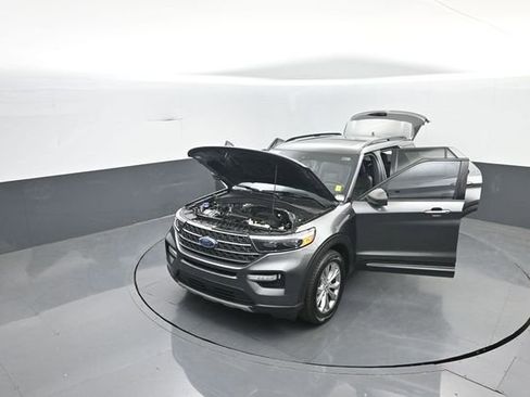 Certified 2020 Ford Explorer XLT w/ Equipment Group 202A AWD/4WD image 41