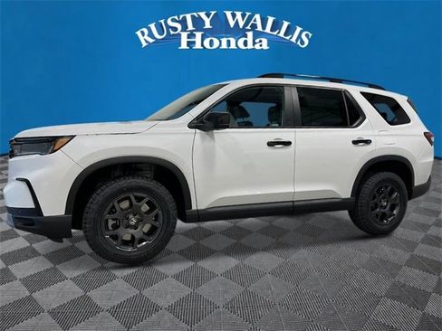 New 2025 Honda Pilot TrailSport image 6