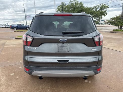 Used 2018 Ford Escape SE w/ SE Sync 3 Package FWD image 6