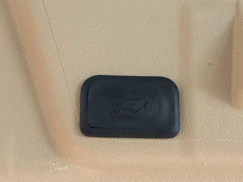 Used 2012 Buick Enclave Leather FWD image 22