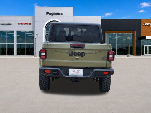 New 2026 Jeep Gladiator Sport AWD/4WD image 8