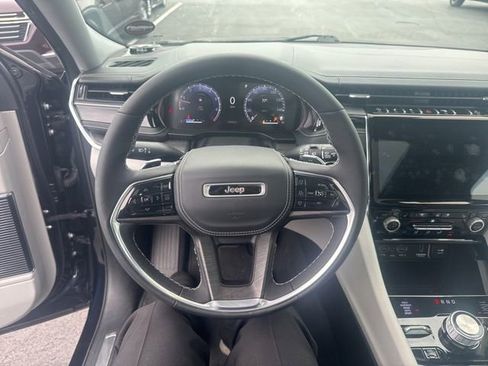 Used 2023 Jeep Grand Cherokee Overland w/ MOPAR Finishing Package AWD/4WD image 12