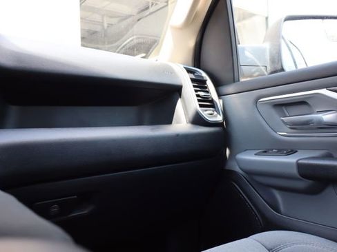 Used 2020 RAM 1500 Big Horn AWD/4WD image 42