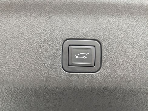 Used 2021 Chevrolet Tahoe RST w/ Luxury Package image 14