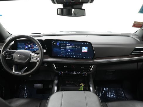 Used 2025 Chevrolet Tahoe Z71 AWD/4WD image 17