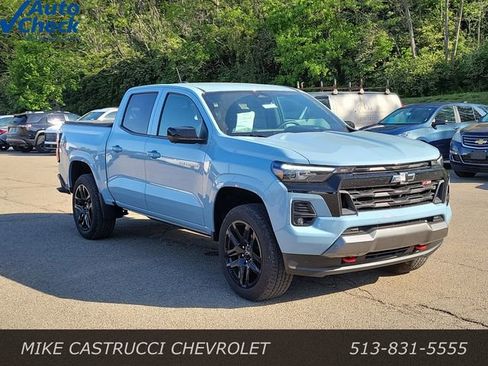 Used 2025 Chevrolet Colorado Z71 w/ Technology Package AWD/4WD image 7