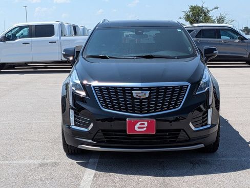 Used 2023 Cadillac XT5 Premium Luxury AWD/4WD image 2