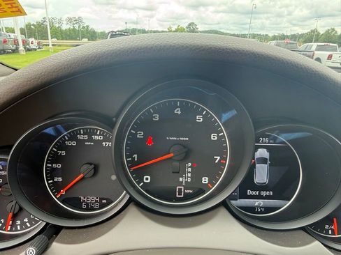 Used 2017 Porsche Cayenne Platinum Edition AWD/4WD image 10