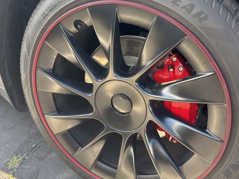 Used 2021 Tesla Model Y Long Range image 7