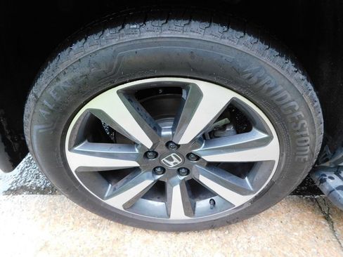 Used 2024 Honda Pilot Elite image 8