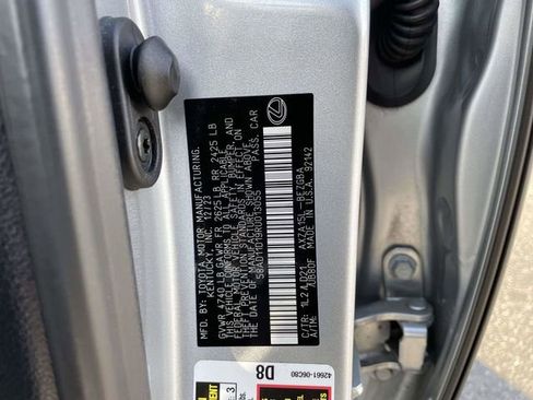 Used 2024 Lexus ES 250 w/ Premium Package image 32